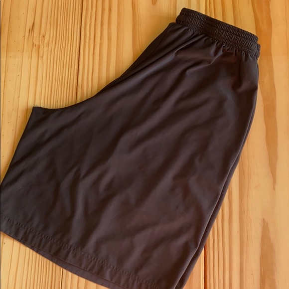 Under Armour Athletic Shorts - Picture 2 of 4